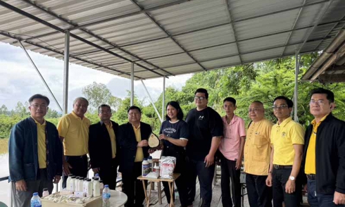 “รองอธิบดีกรมปศุสัตว์ลงพื้นที่เยี่ยมชมอิมม์ฟาร์ม (Imm farm dairy) เกษตรกรโคนมรุ่นใหม่ (Young dairy farmer)และเกษตรกรดีเด่นชมเชยระดับประเทศ อ. บ้านธิ จ. ลำพูน”